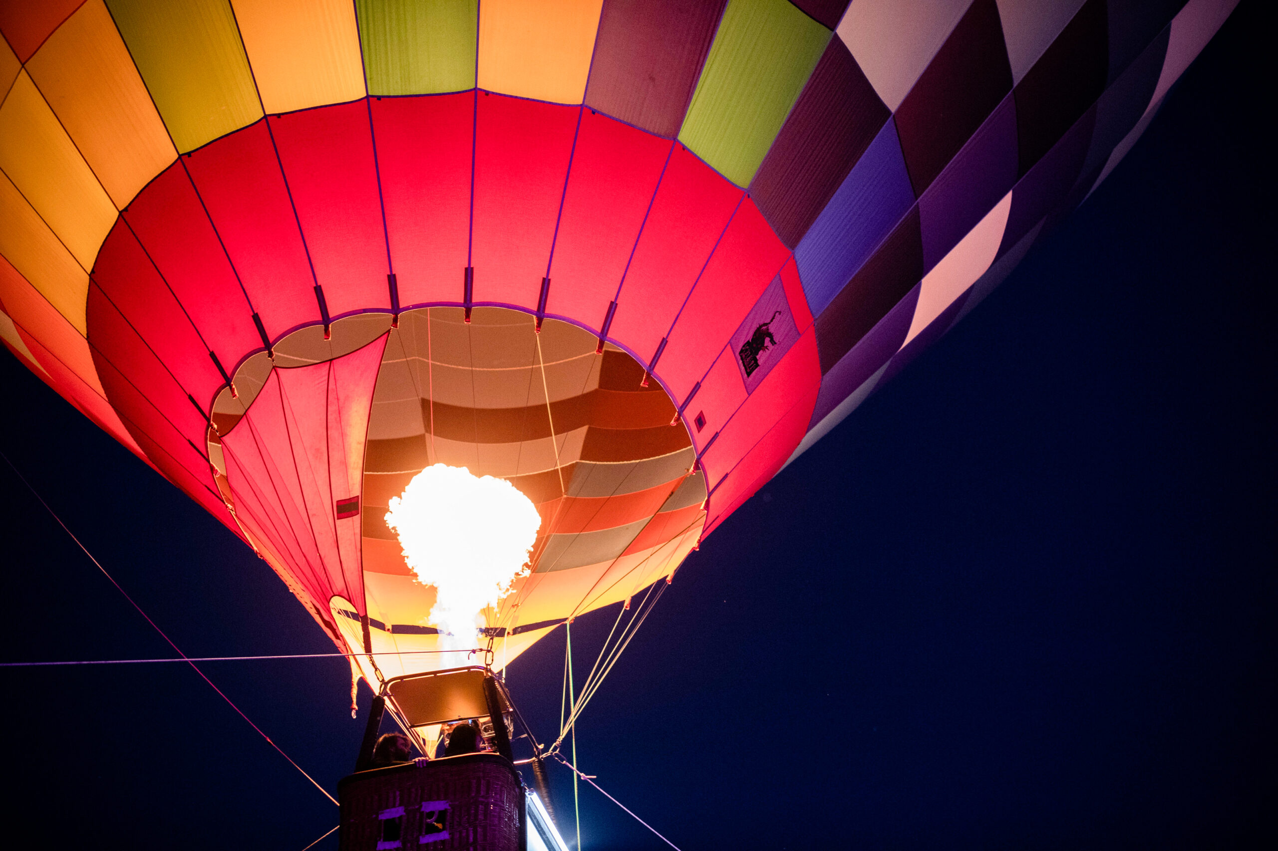 Teotihuacán se llena de arcoíris con globos aerostáticos
